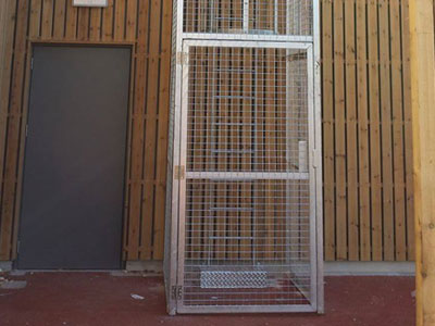 Mesh steel steps protection